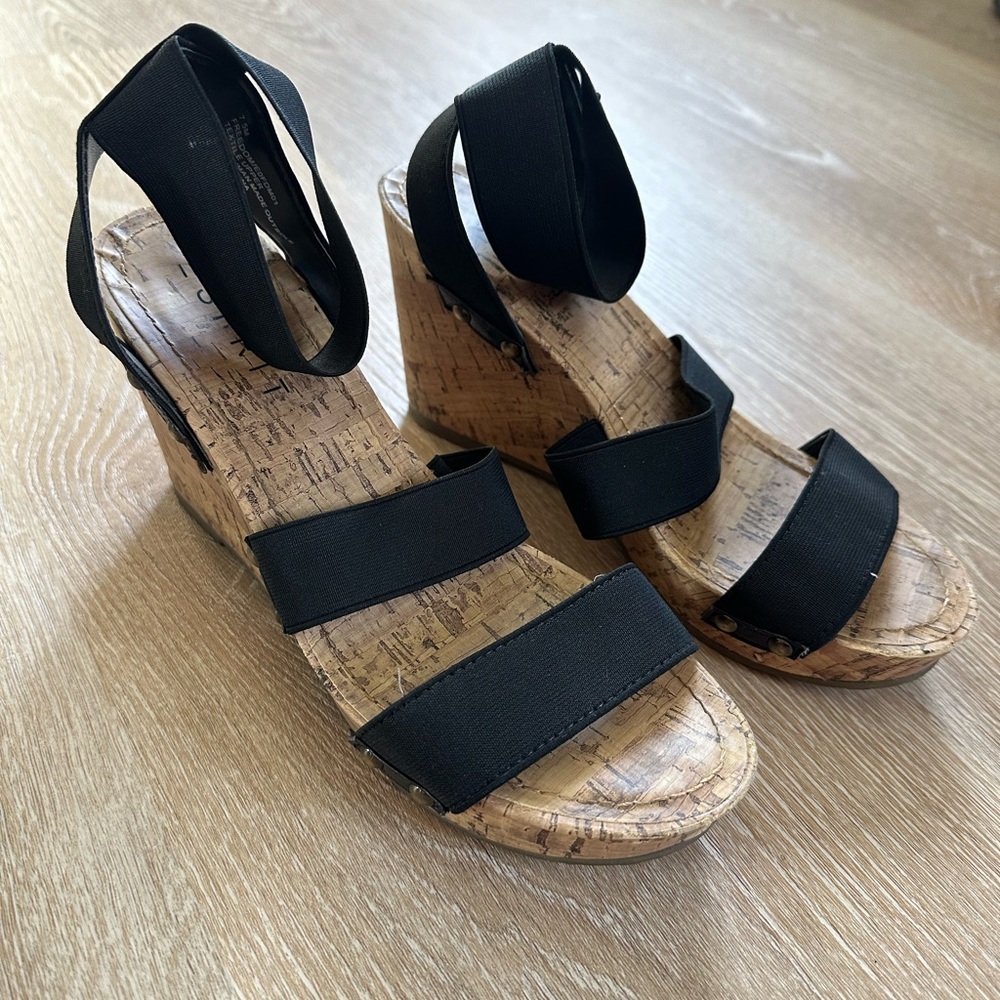 Black sandals